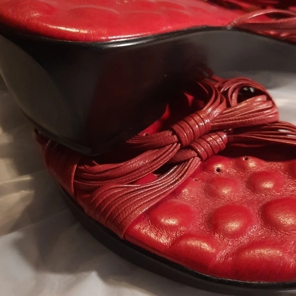 Walking Cradles Sandals 👡 New